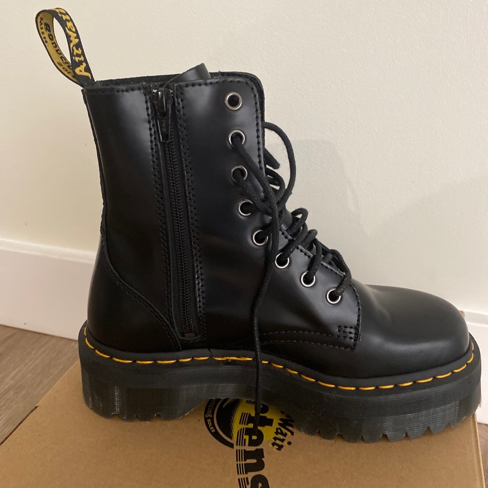 Dr Martens platform sz 7